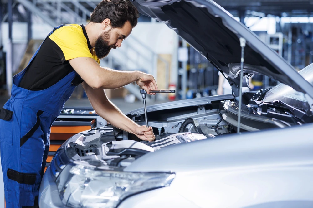 Mali i veliki servis automobila